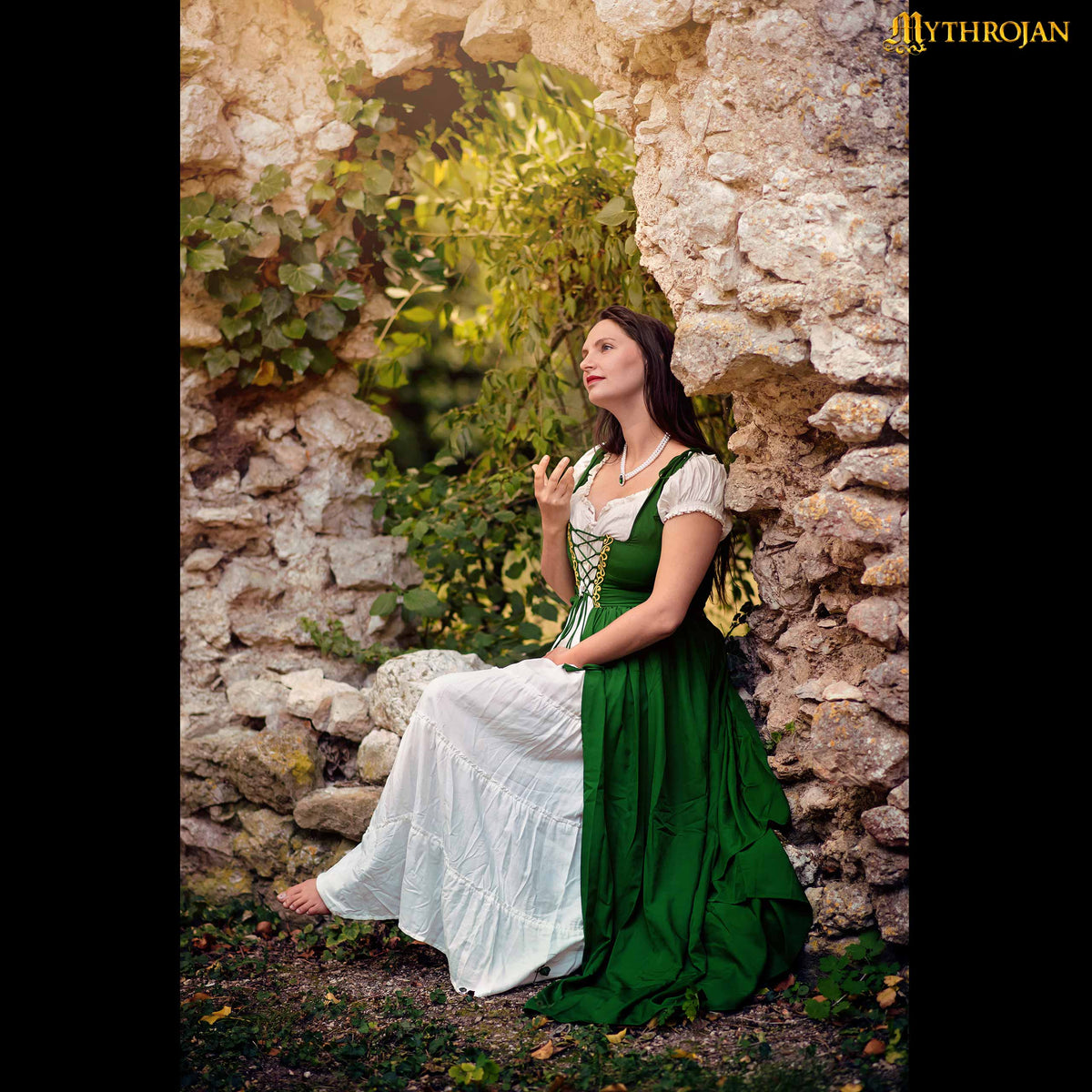 Mythrojan Traditional Irish Celtic Dress: Chemise and Over Dress Medieval  Renaissance Costume SCA LARP : : Clothing, Shoes & Accessories