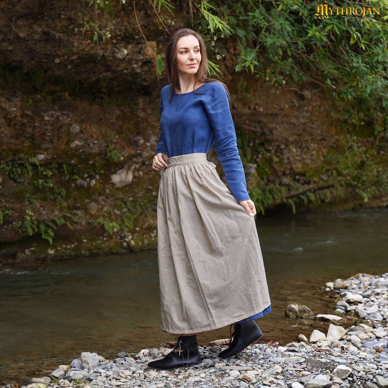 Peasant Daughter Medieval Apron: Practical and Authentic for Medieval Reenactment