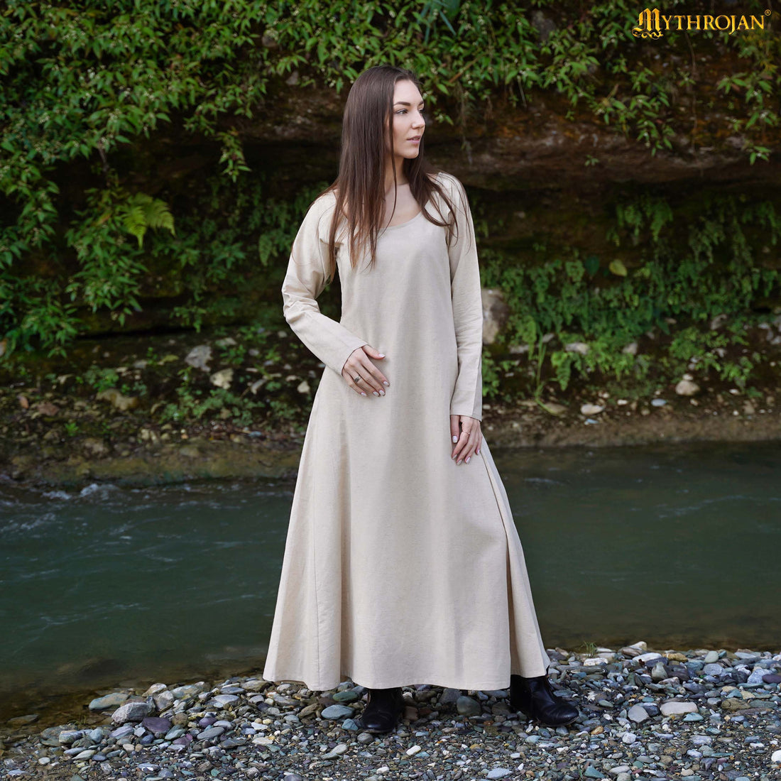 Astrid Historical Round Neck Dress: Versatile and Comfortable for Reenactment and LARP