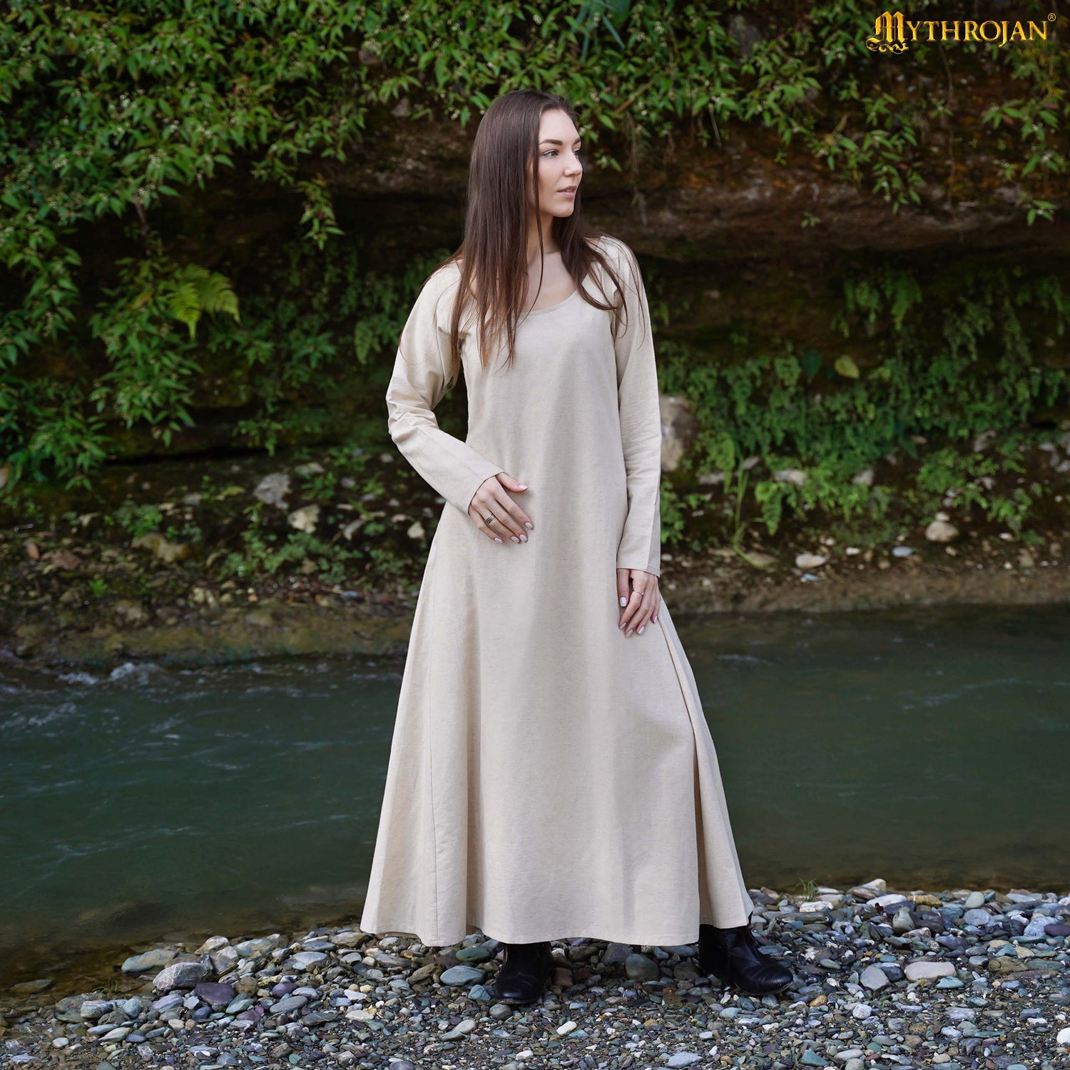 Astrid Historical Round Neck Dress: Versatile and Comfortable for Reenactment and LARP